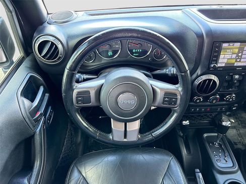 Used 2018 Jeep Wrangler Unlimited Sahara AWD/4WD image 20