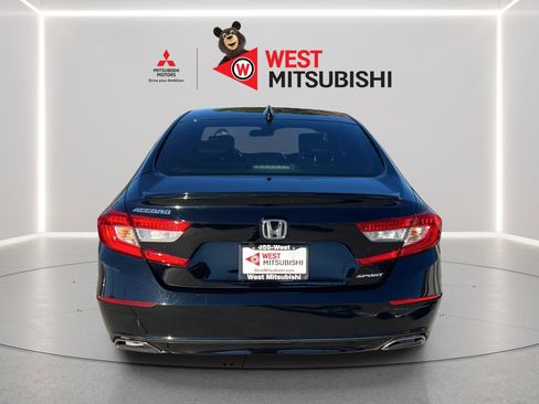 Used 2018 Honda Accord Sport image 5