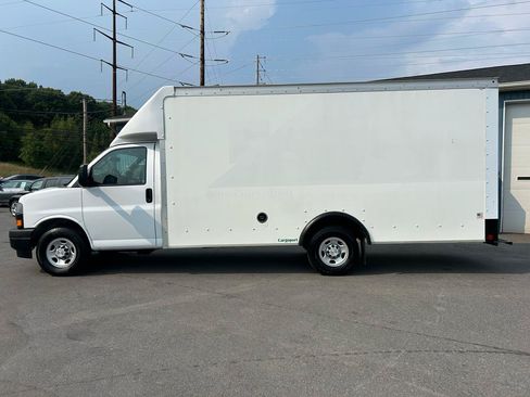 Used 2023 Chevrolet Express 3500 w/ Power Convenience Package RWD image 2