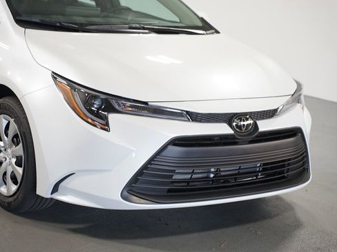 New 2026 Toyota Corolla LE image 4