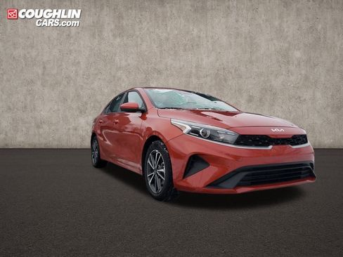 Used 2022 Kia Forte LXS image 1
