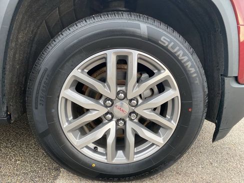 Used 2018 GMC Acadia SLE w/ Driver Alert Package I image 9