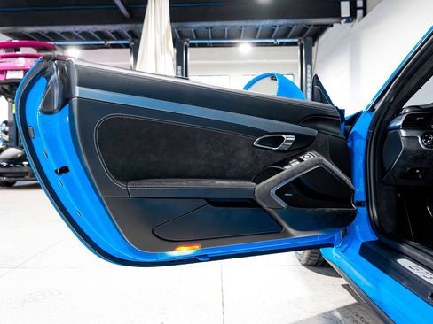 Used 2018 Porsche 911 GT3 RWD image 26