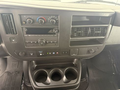 Used 2025 Chevrolet Express 3500 LT w/ LT Preferred Equipment Group RWD image 19