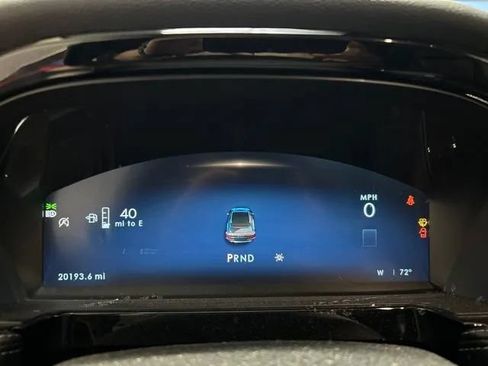 Used 2024 Lincoln Corsair AWD image 23