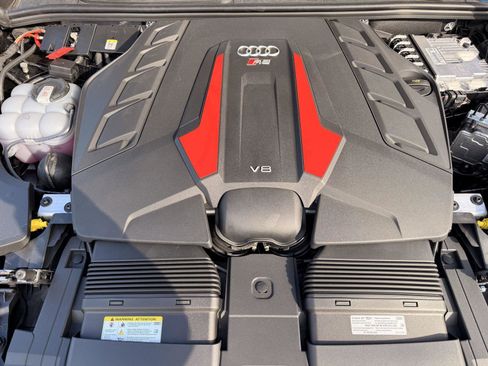 New 2025 Audi RS Q8 performance image 26