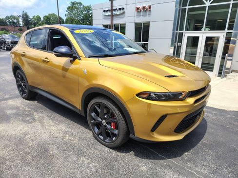 Certified 2025 Dodge Hornet GT AWD/4WD image 2