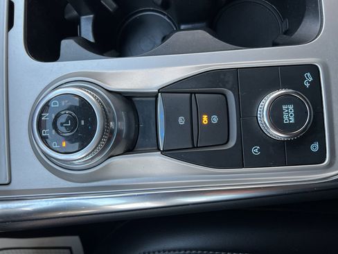 Used 2023 Ford Explorer XLT w/ Equipment Group 202A image 11