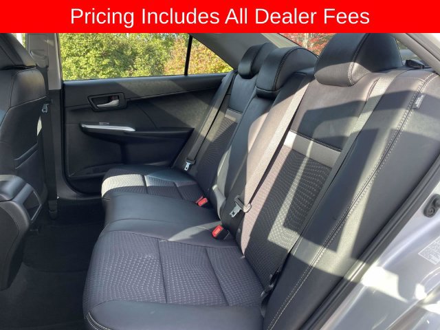 Used 2014 Toyota Camry SE w/ Moonroof Package FWD image 16