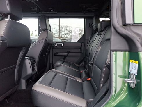 Used 2025 Ford Bronco Outer Banks image 10