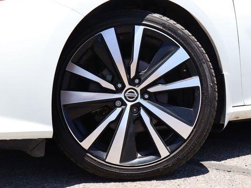 Used 2020 Nissan Altima 2.5 SR FWD image 5