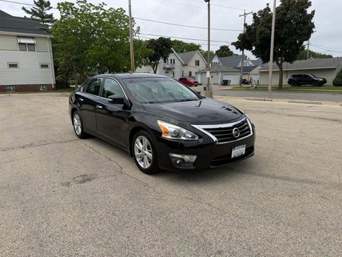 Used 2014 Nissan Altima 2.5 SL w/ Moonroof Package FWD image 1