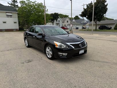 Used 2014 Nissan Altima 2.5 SL w/ Moonroof Package