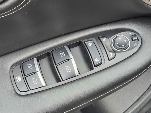 Used 2023 INFINITI QX55 Essential image 17