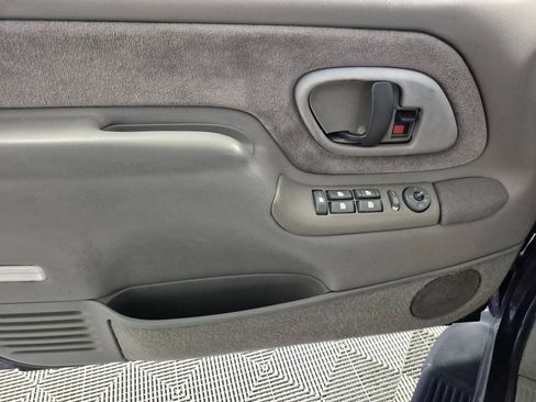 Used 1999 Chevrolet Suburban 2WD w/ Preferred Equipment Group 3 image 13