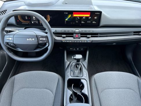 New 2026 Kia K4 LXS image 13