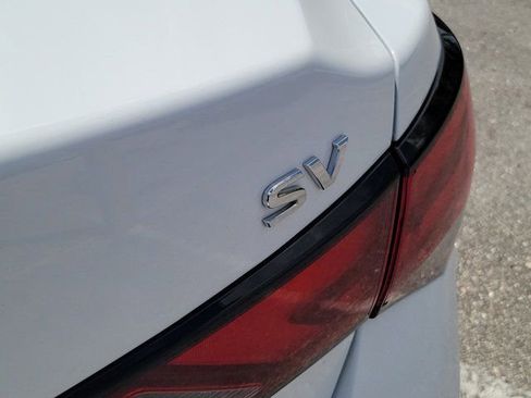 Used 2024 Nissan Sentra SV FWD image 8