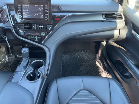 Used 2023 Toyota Camry SE image 17