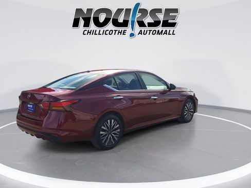 Used 2024 Nissan Altima 2.5 SV FWD image 8