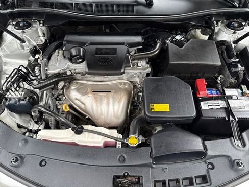 Used 2014 Toyota Camry SE FWD image 22
