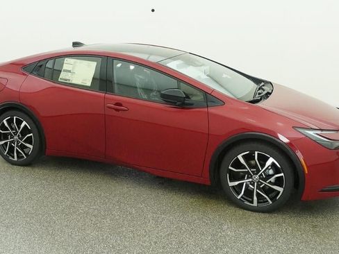 New 2026 Toyota Prius Plug-In Hybrid FWD image 12