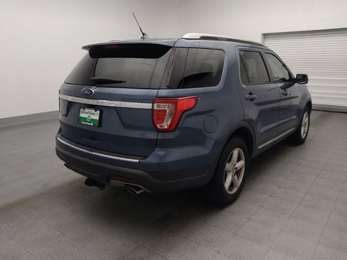 Used 2018 Ford Explorer XLT w/ Equipment Group 202A FWD image 9