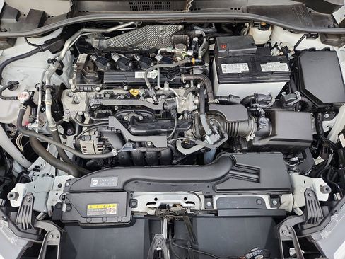 Certified 2023 Toyota Corolla Cross XLE image 28