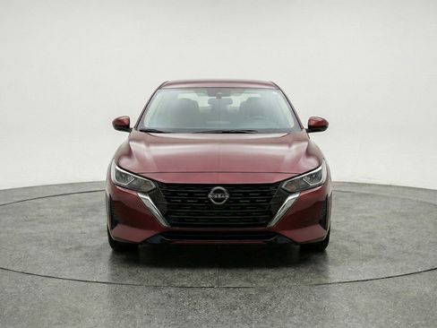 Used 2025 Nissan Sentra SV image 2