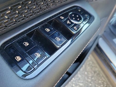 Used 2023 Nissan Ariya AWD image 20