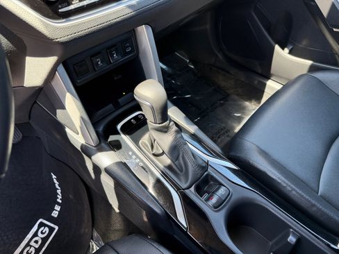 Used 2024 Toyota Corolla Cross XLE image 13