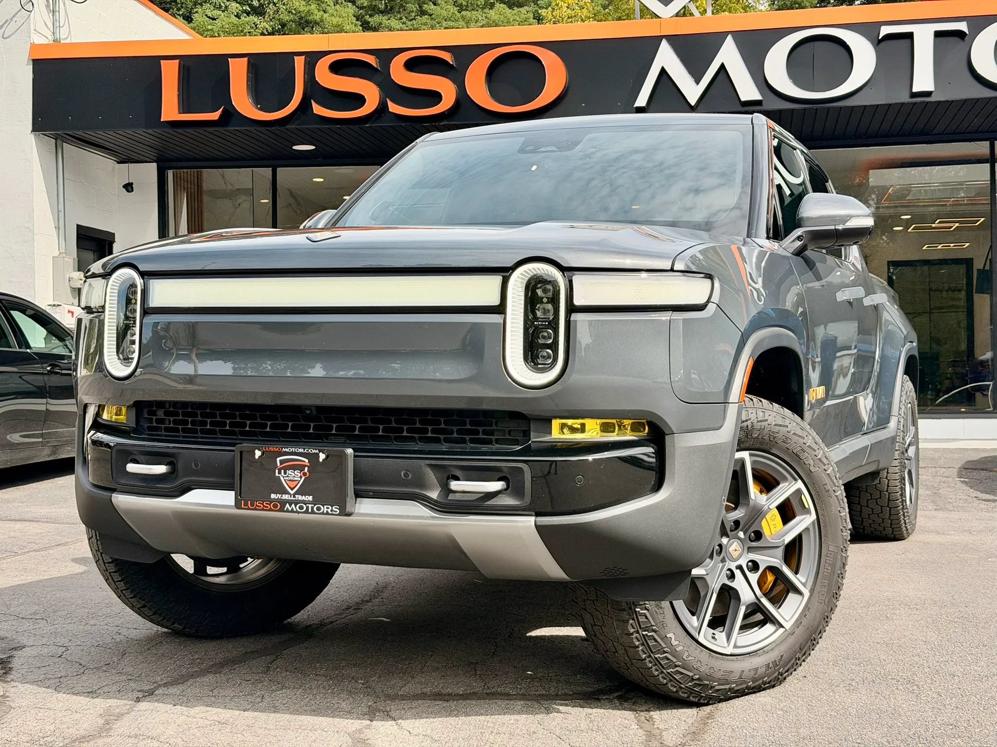 Used 2022 Rivian R1T Adventure AWD/4WD image 1
