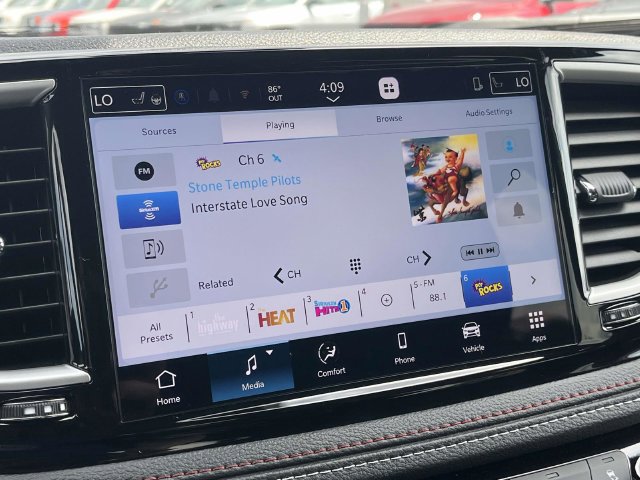 New 2027 Chrysler Pacifica Select FWD image 22