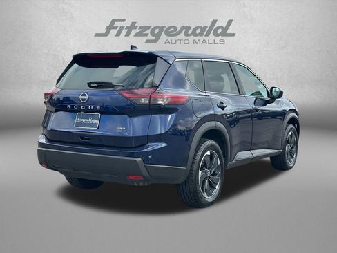 Used 2025 Nissan Rogue SV image 5