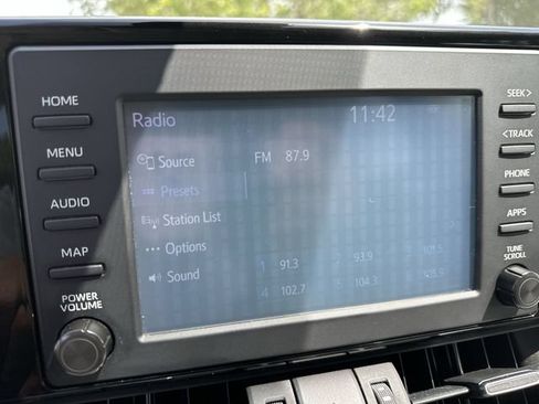 Used 2019 Toyota RAV4 XLE Premium FWD image 16