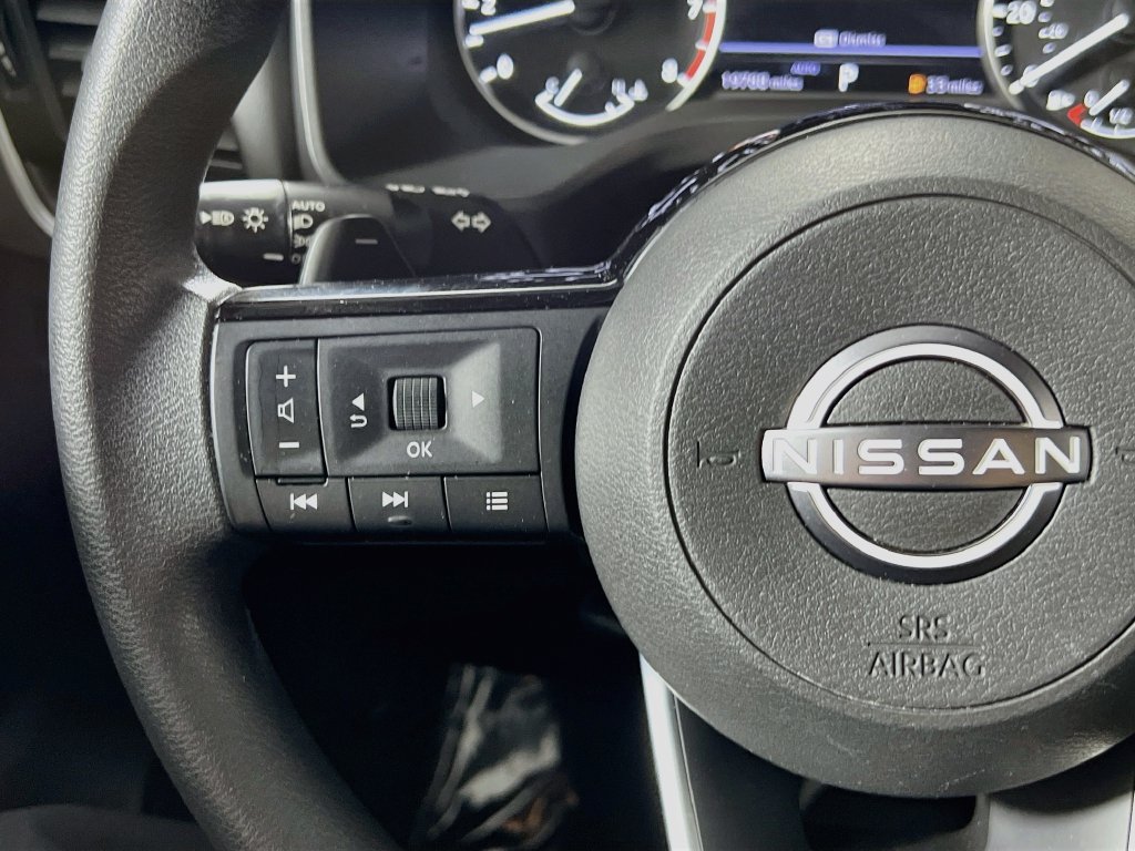 Used 2023 Nissan Rogue SV AWD/4WD image 16