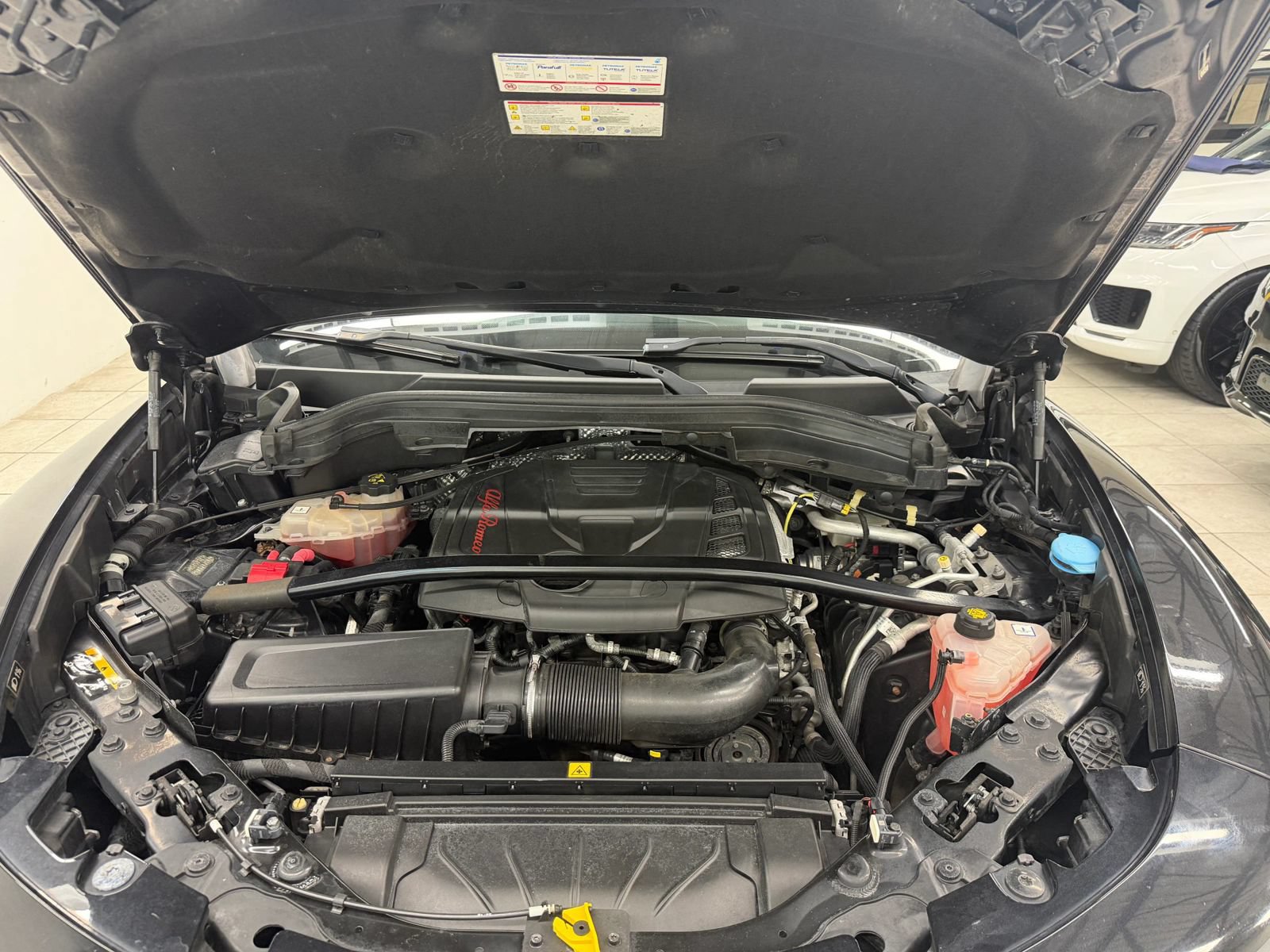 Used 2020 Alfa Romeo Stelvio Ti AWD/4WD image 34