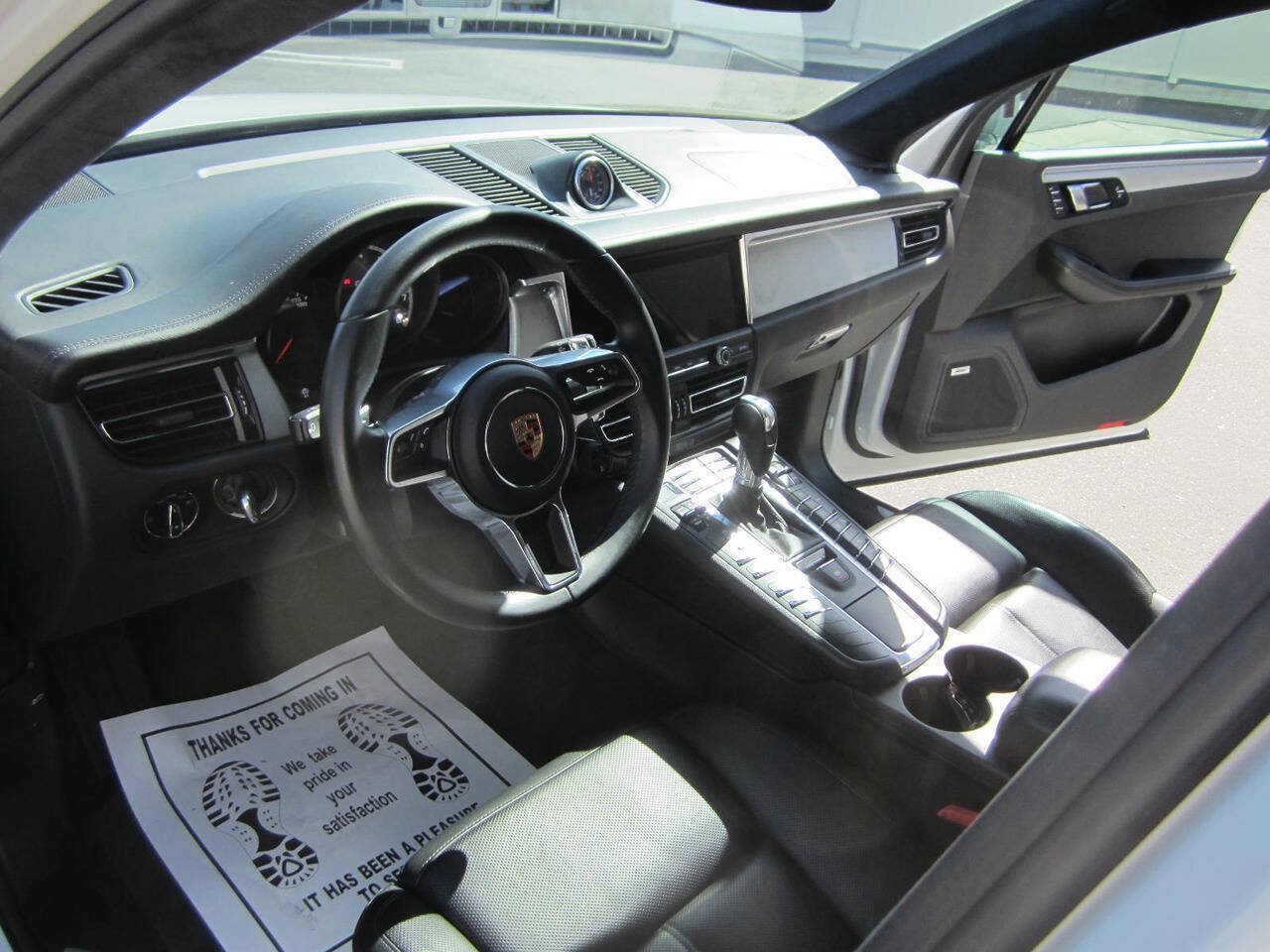 Used 2020 Porsche Macan Turbo AWD/4WD image 28