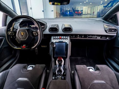 Used 2021 Lamborghini Huracan EVO RWD image 42