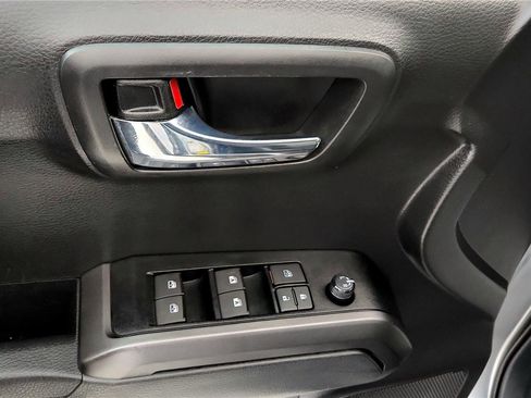 Certified 2023 Toyota Tacoma TRD Off-Road image 23