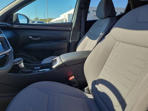 Used 2023 Hyundai Santa Cruz SE image 16