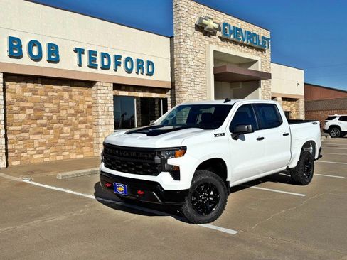 New 2026 Chevrolet Silverado 1500 Custom Trail Boss w/ LPO, Dark Essentials Package image 1