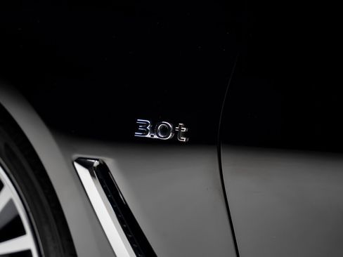 Used 2019 INFINITI Q60 3.0t Luxe AWD/4WD image 23