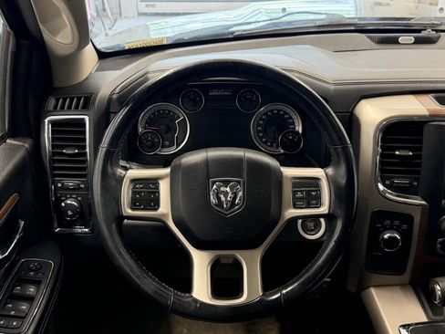 Used 2013 RAM 1500 Laramie w/ Convenience Group AWD/4WD image 18