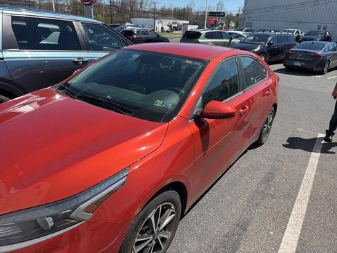 Used 2022 Kia Forte LXS FWD image 2