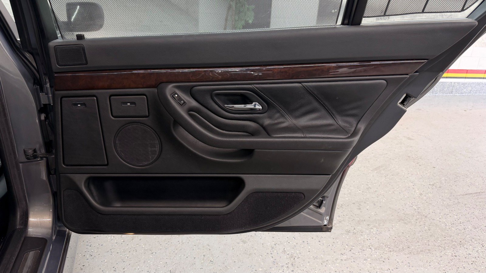 Used 2001 BMW 740iL RWD image 23