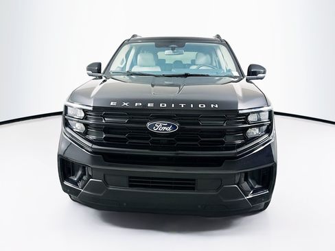 Used 2025 Ford Expedition Max Active RWD image 2
