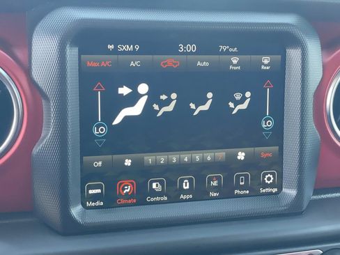 Used 2023 Jeep Gladiator Rubicon w/ LED Lighting Group AWD/4WD image 12
