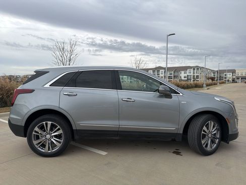 Certified 2025 Cadillac XT5 Premium Luxury image 2