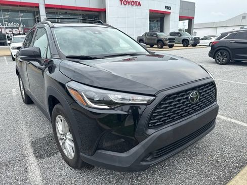 Used 2022 Toyota Corolla Cross LE AWD/4WD image 3