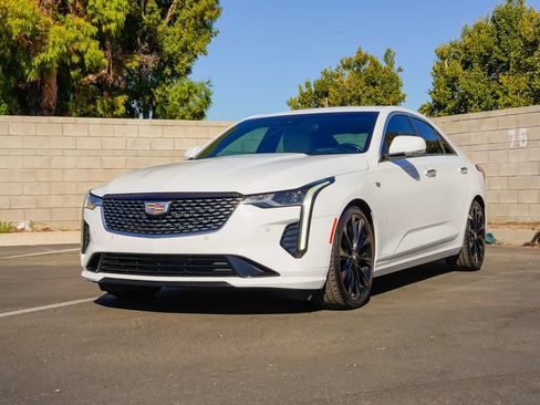 Used 2021 Cadillac CT4 Premium Luxury RWD image 2